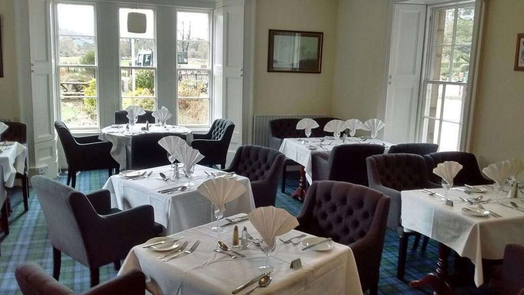Huntly Arms Hotel อะบอยน์ ภายนอก รูปภาพ
