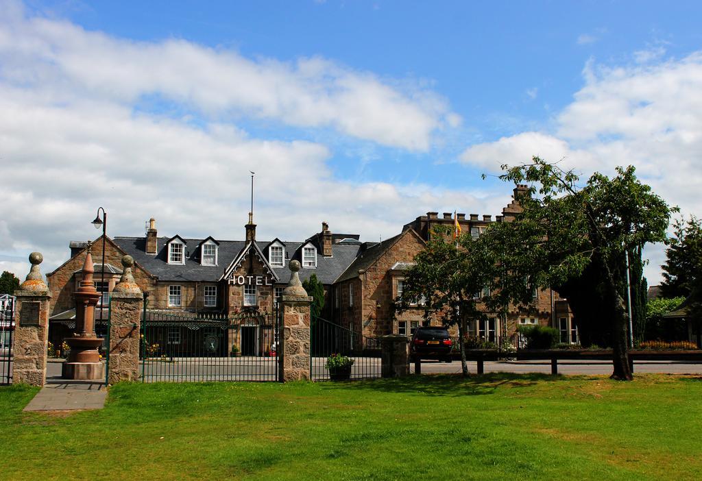 Huntly Arms Hotel อะบอยน์ ภายนอก รูปภาพ