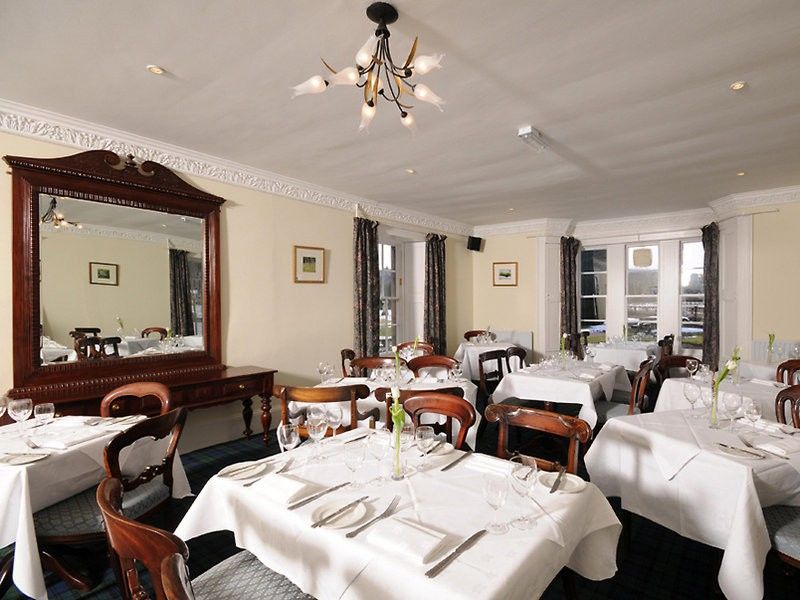 Huntly Arms Hotel อะบอยน์ ภายนอก รูปภาพ